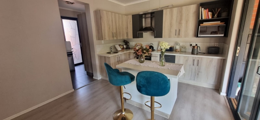 3 Bedroom Property for Sale in Queenswood Gauteng