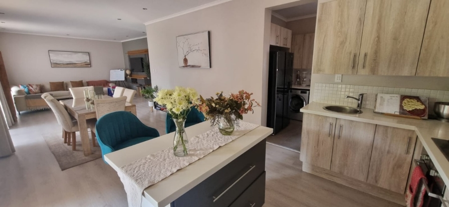 3 Bedroom Property for Sale in Queenswood Gauteng