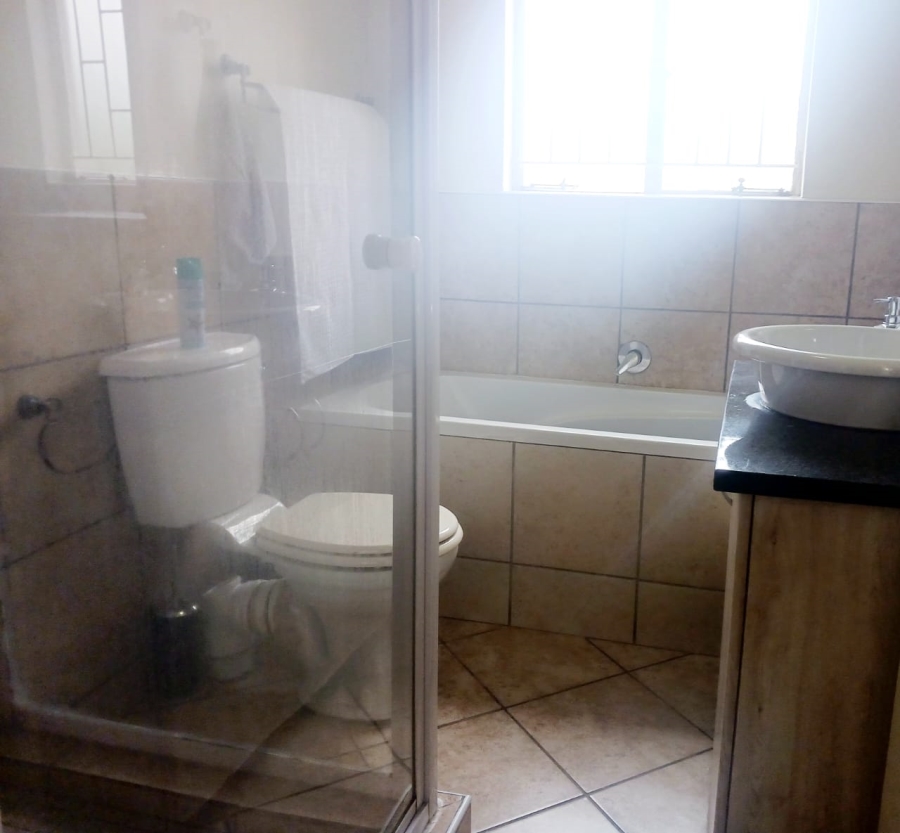 2 Bedroom Property for Sale in Florida Glen Gauteng