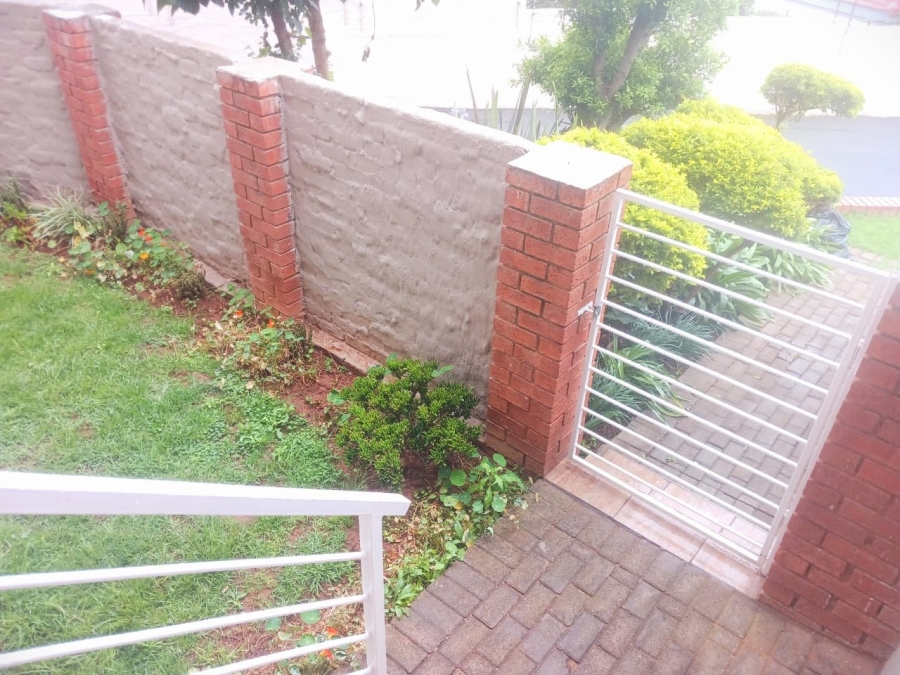 2 Bedroom Property for Sale in Florida Glen Gauteng