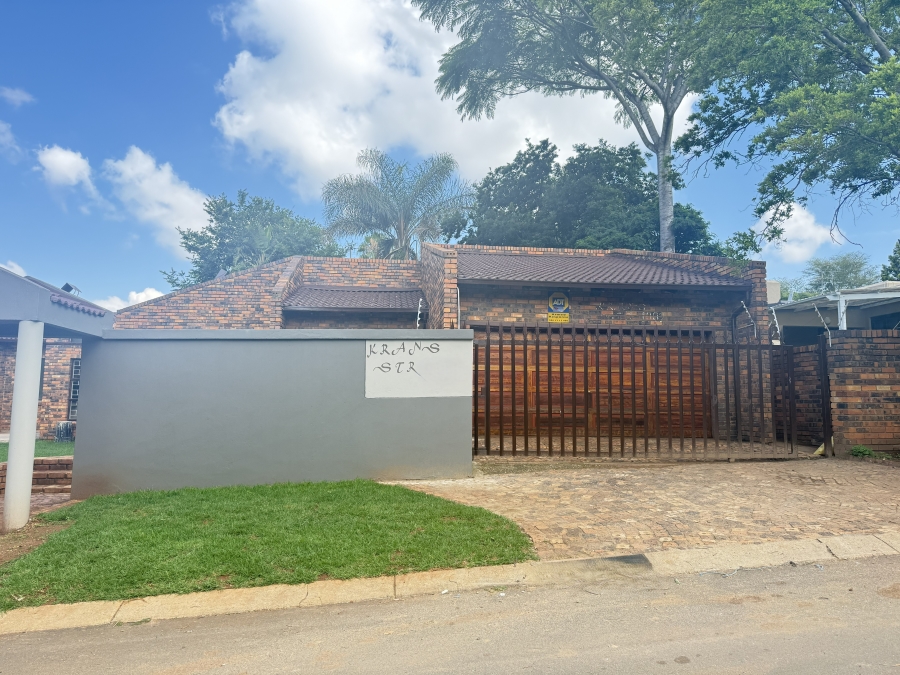 3 Bedroom Property for Sale in Little Falls Gauteng