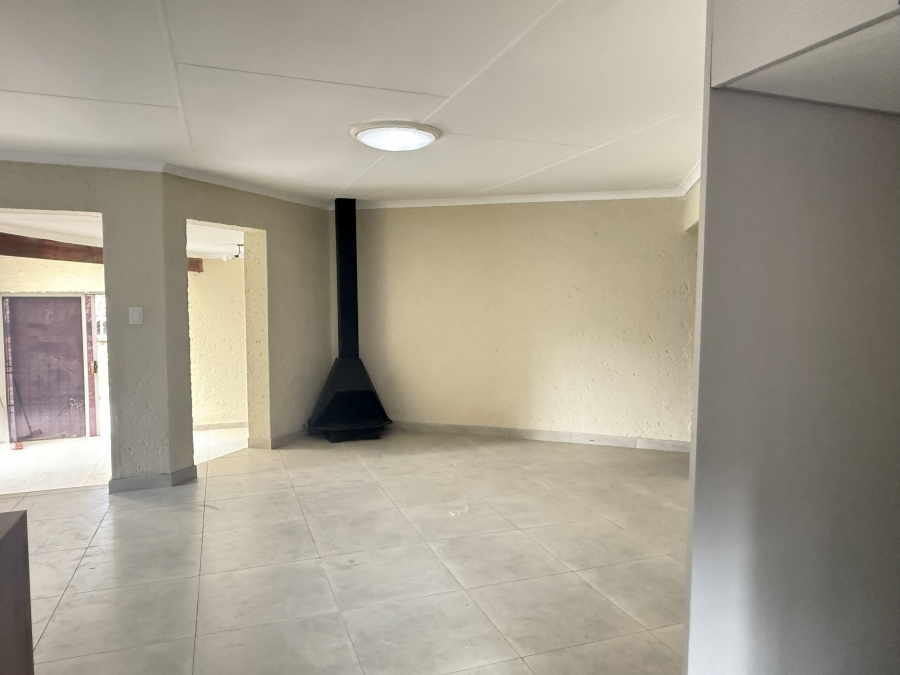 3 Bedroom Property for Sale in Little Falls Gauteng