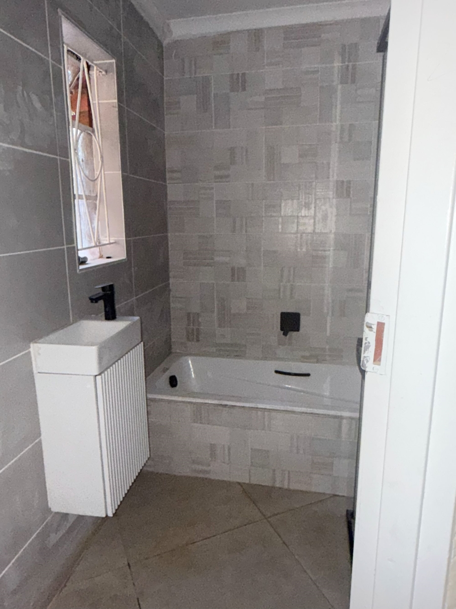 3 Bedroom Property for Sale in Little Falls Gauteng