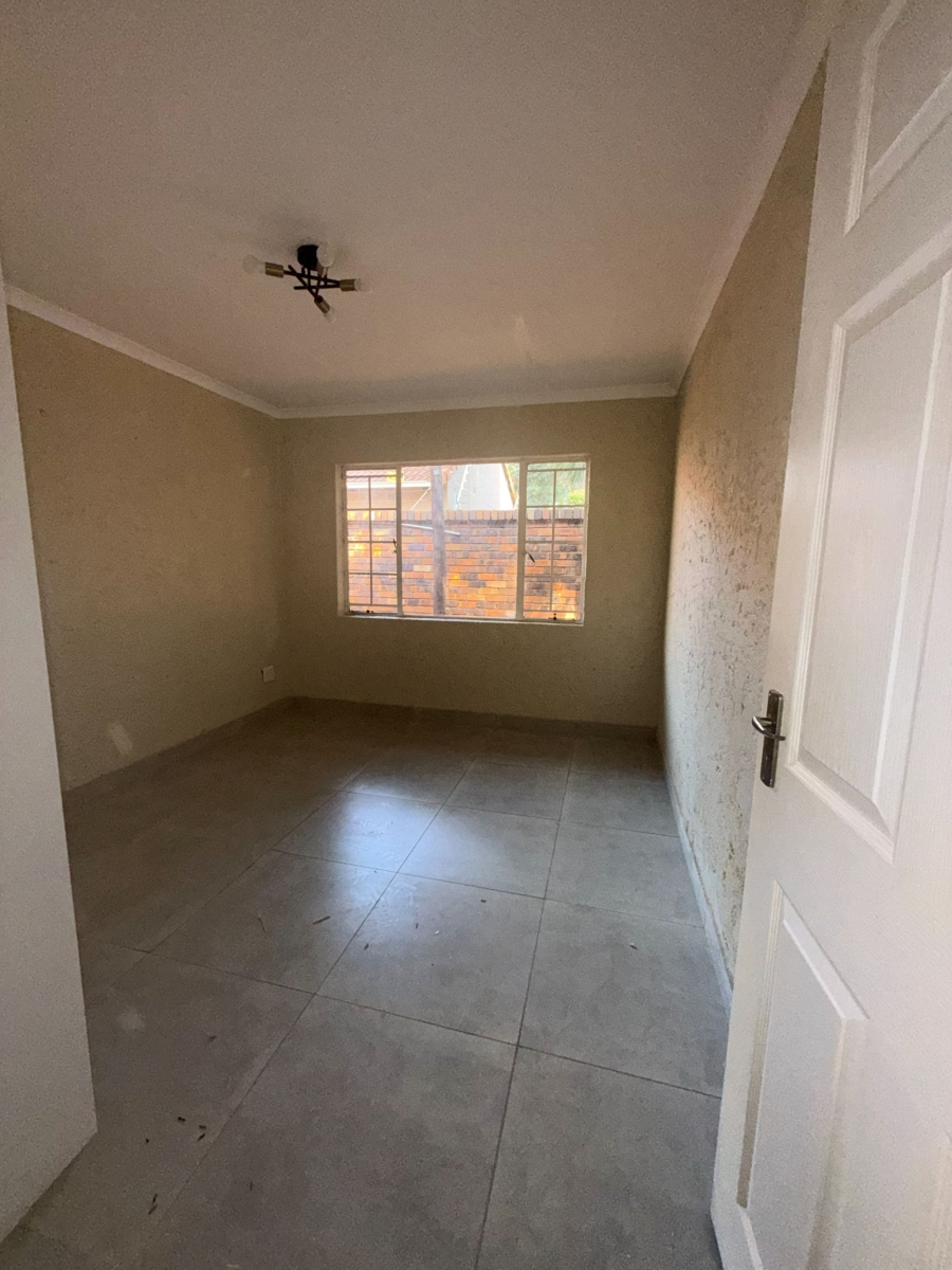 3 Bedroom Property for Sale in Little Falls Gauteng