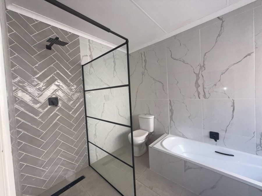 3 Bedroom Property for Sale in Little Falls Gauteng