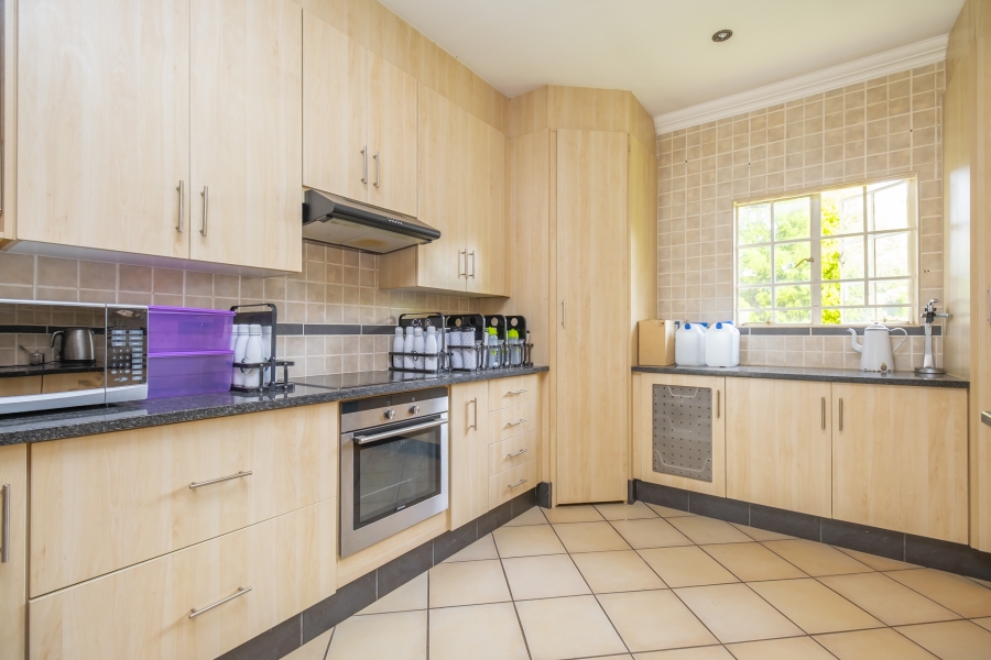 6 Bedroom Property for Sale in Weltevreden Park Gauteng