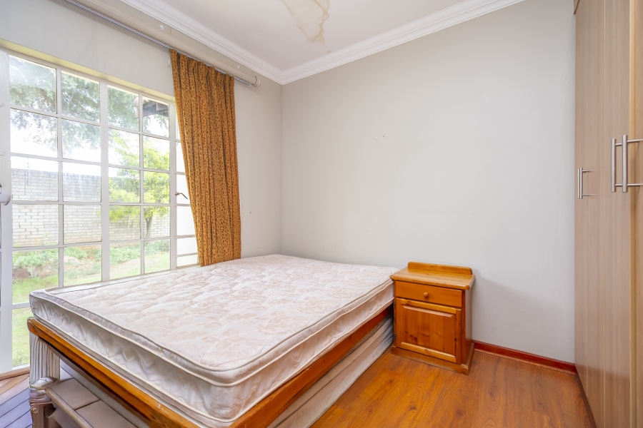 6 Bedroom Property for Sale in Weltevreden Park Gauteng