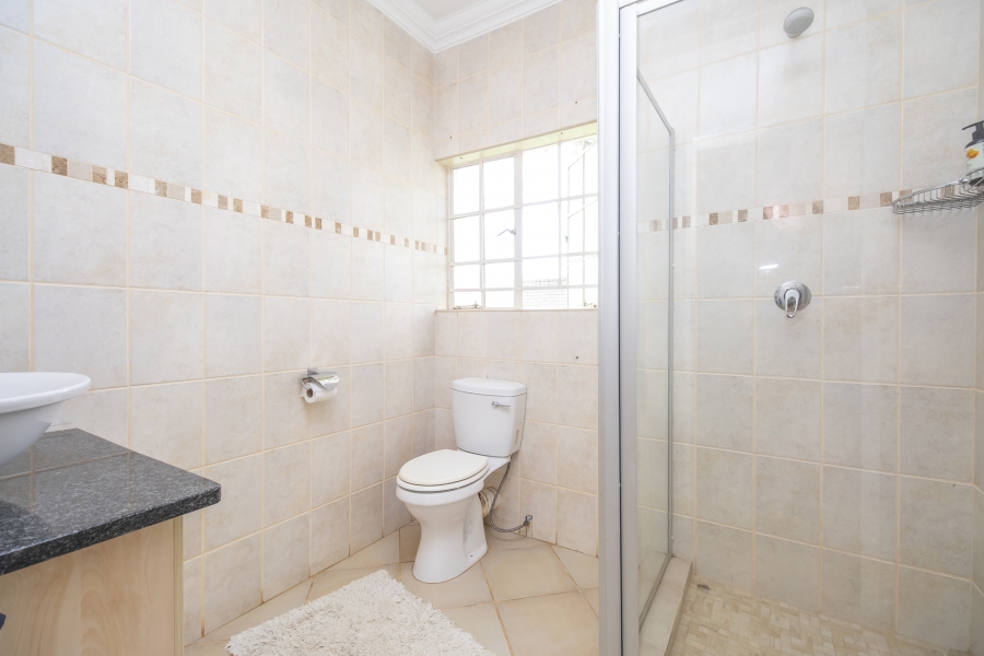 6 Bedroom Property for Sale in Weltevreden Park Gauteng