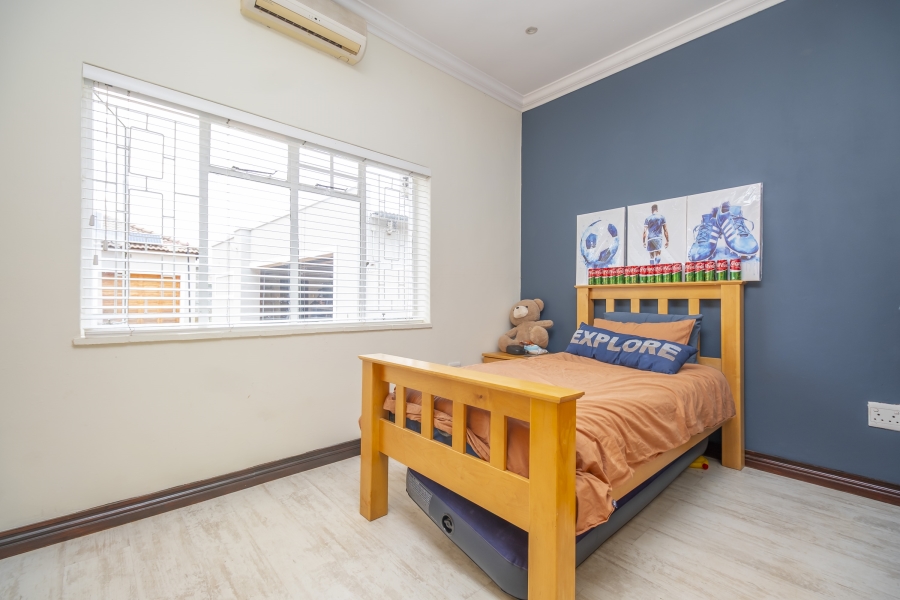 6 Bedroom Property for Sale in Weltevreden Park Gauteng