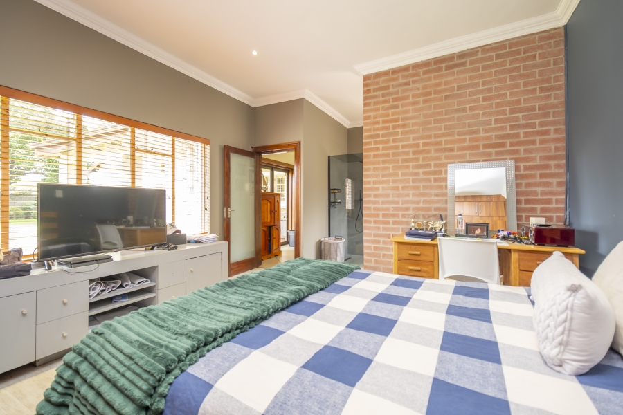 6 Bedroom Property for Sale in Weltevreden Park Gauteng