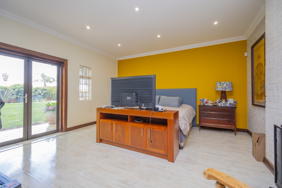 6 Bedroom Property for Sale in Weltevreden Park Gauteng