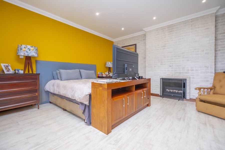 6 Bedroom Property for Sale in Weltevreden Park Gauteng