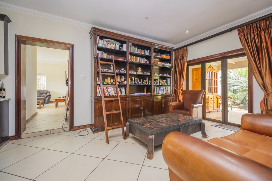 6 Bedroom Property for Sale in Weltevreden Park Gauteng