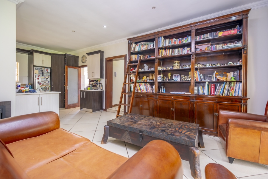 6 Bedroom Property for Sale in Weltevreden Park Gauteng