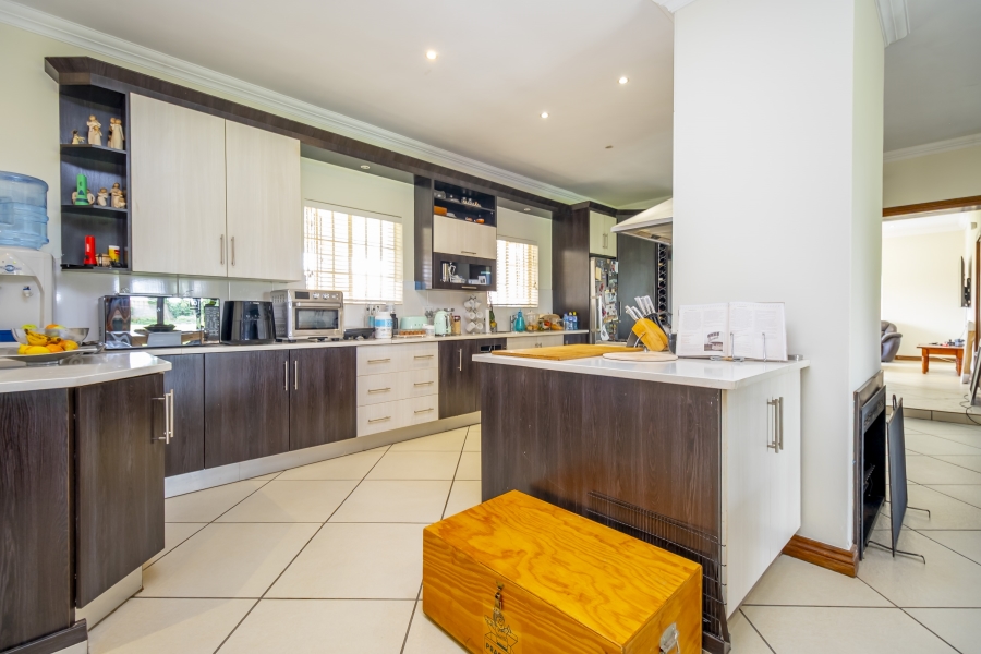 6 Bedroom Property for Sale in Weltevreden Park Gauteng