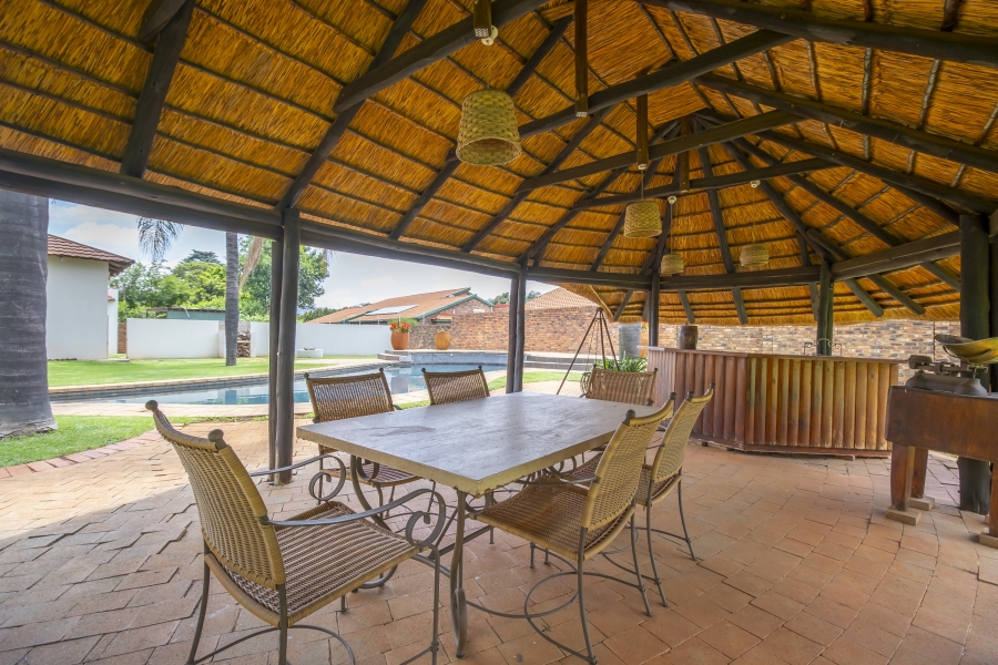 6 Bedroom Property for Sale in Weltevreden Park Gauteng