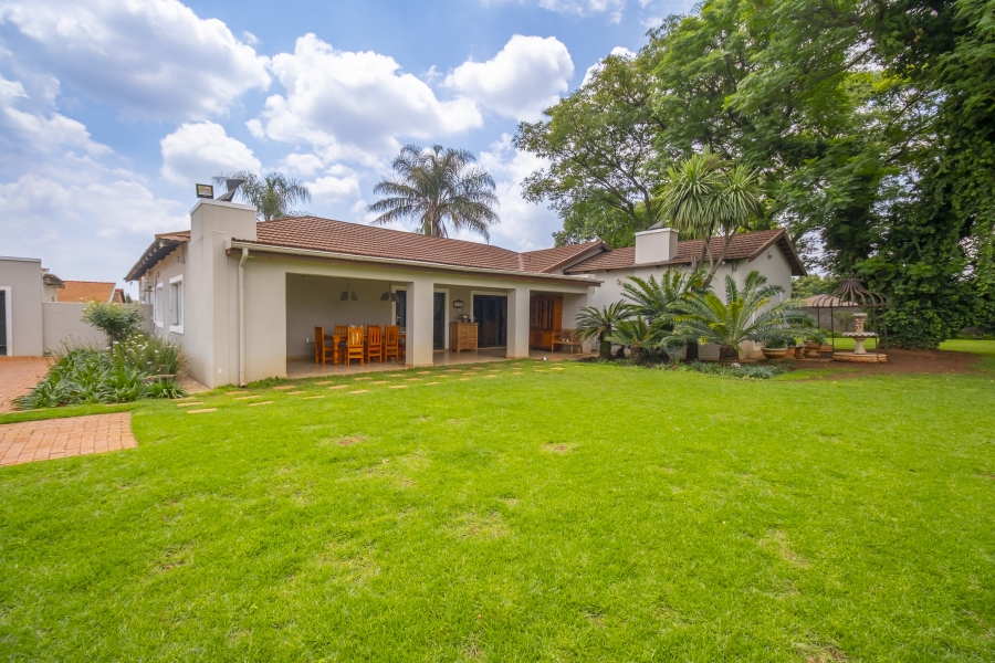 6 Bedroom Property for Sale in Weltevreden Park Gauteng