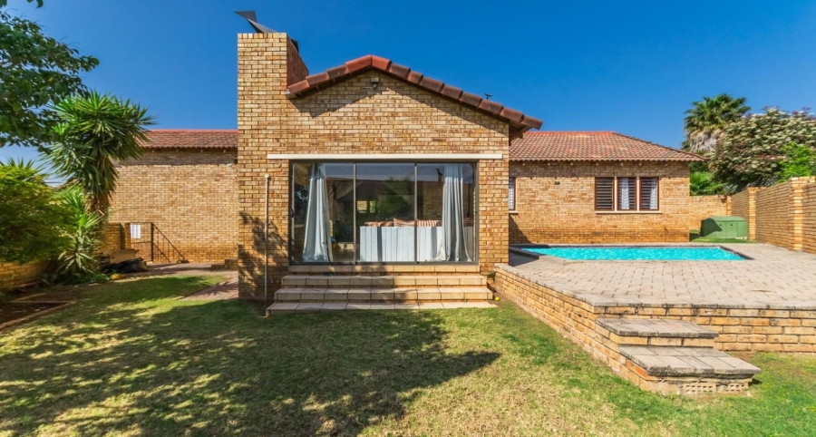 3 Bedroom Property for Sale in Ruimsig Gauteng