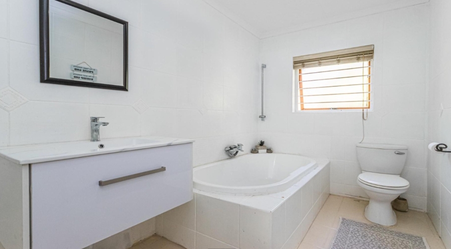 3 Bedroom Property for Sale in Ruimsig Gauteng