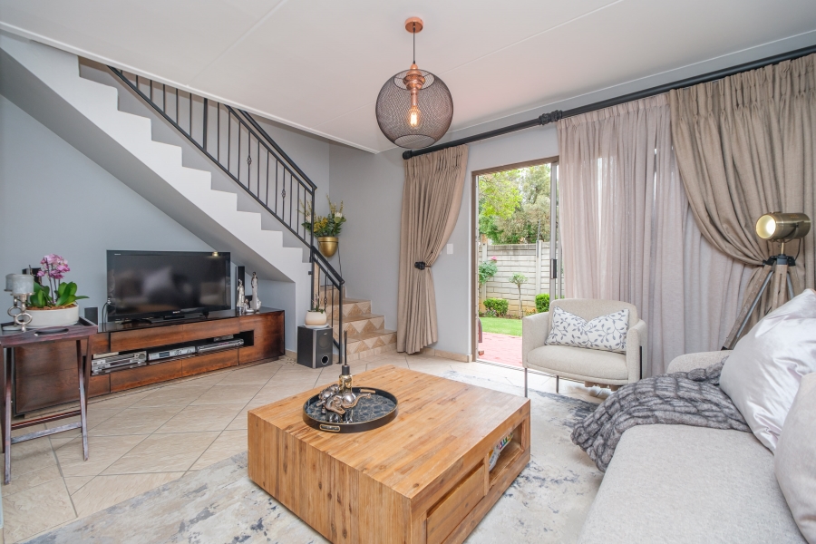 3 Bedroom Property for Sale in Wilgeheuwel Gauteng