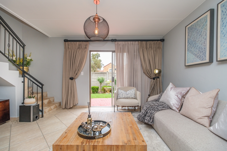 3 Bedroom Property for Sale in Wilgeheuwel Gauteng