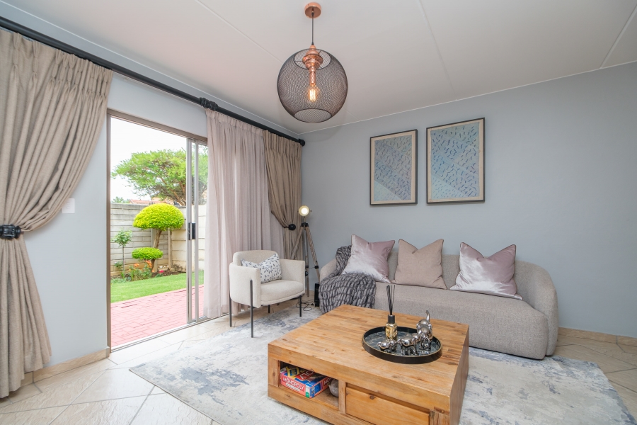 3 Bedroom Property for Sale in Wilgeheuwel Gauteng