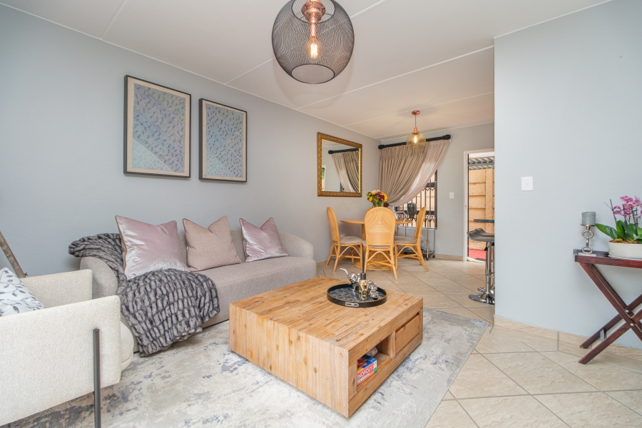 3 Bedroom Property for Sale in Wilgeheuwel Gauteng