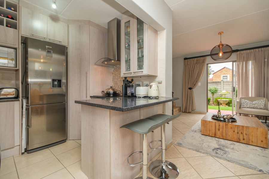 3 Bedroom Property for Sale in Wilgeheuwel Gauteng