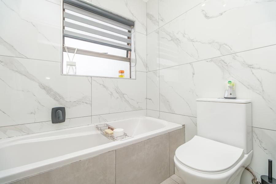 3 Bedroom Property for Sale in Wilgeheuwel Gauteng