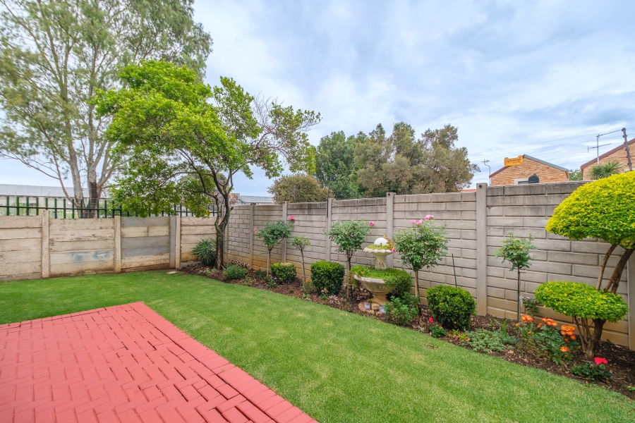 3 Bedroom Property for Sale in Wilgeheuwel Gauteng