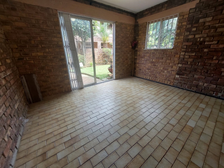 2 Bedroom Property for Sale in Northcliff Gauteng