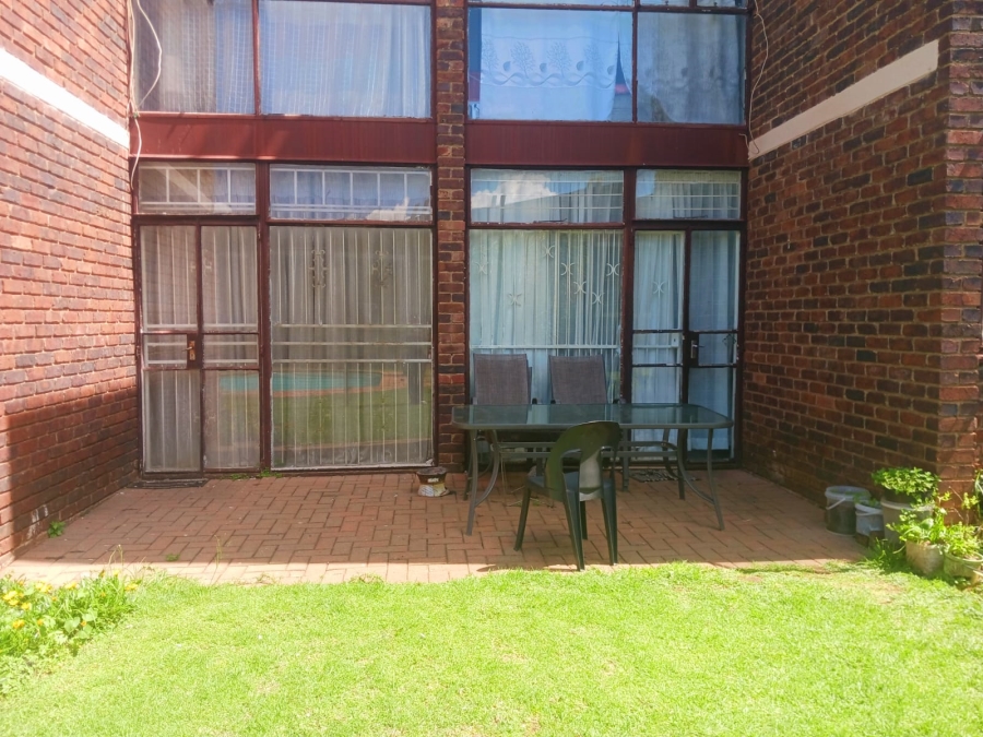2 Bedroom Property for Sale in Windsor West Gauteng