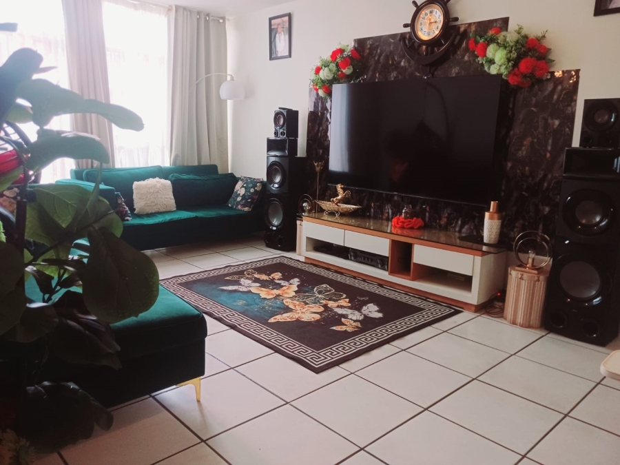 2 Bedroom Property for Sale in Windsor West Gauteng