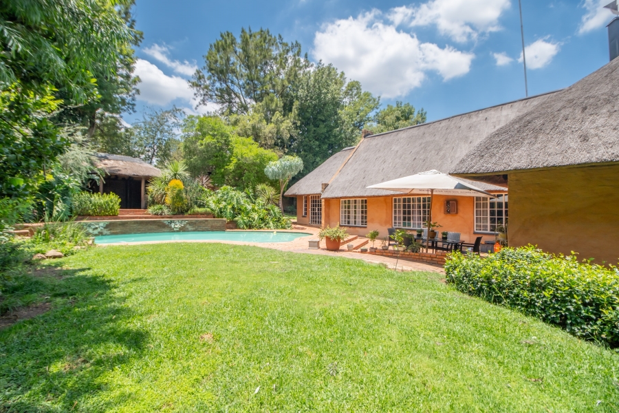 5 Bedroom Property for Sale in Weltevreden Park Gauteng
