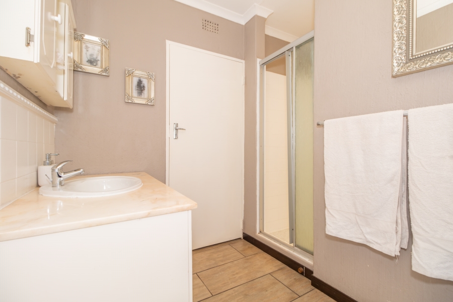 5 Bedroom Property for Sale in Weltevreden Park Gauteng