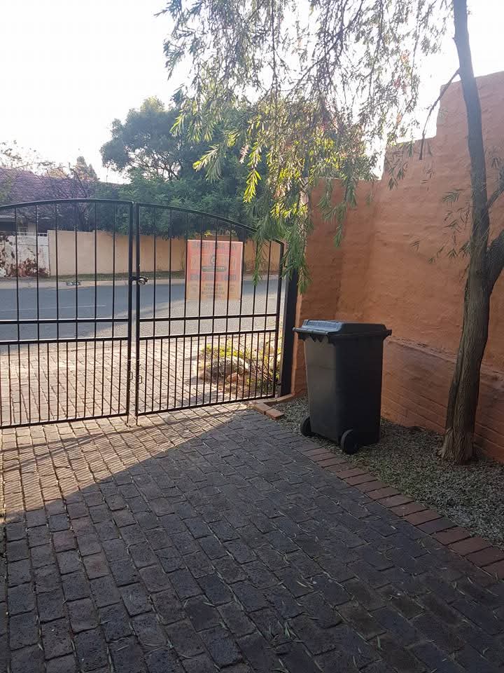 5 Bedroom Property for Sale in Weltevreden Park Gauteng