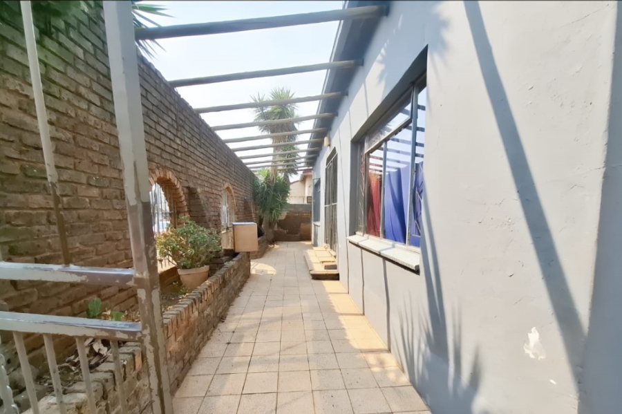 6 Bedroom Property for Sale in Randgate Gauteng