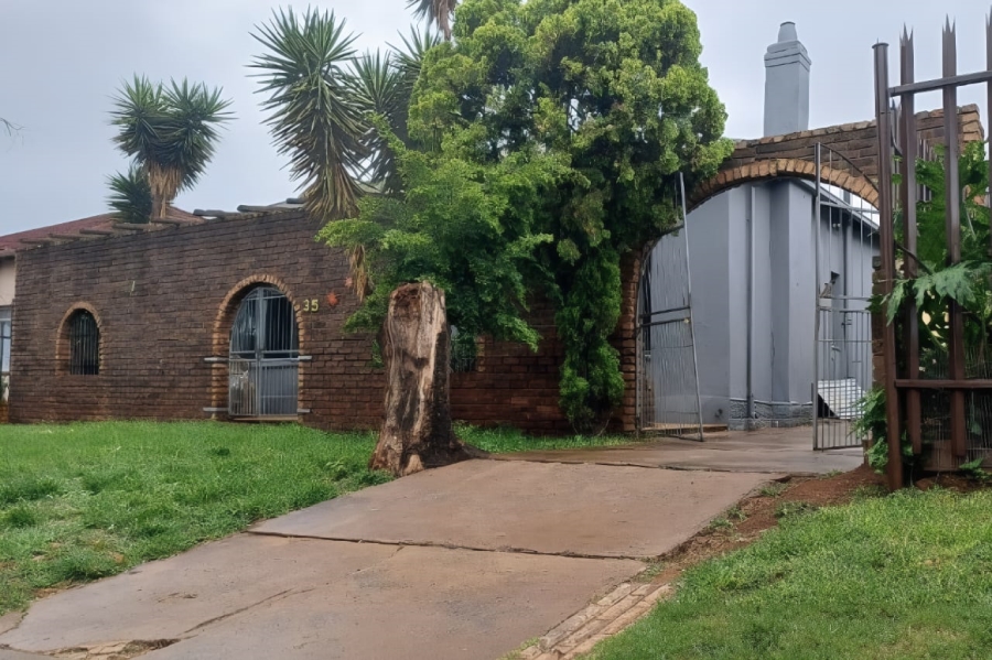 6 Bedroom Property for Sale in Randgate Gauteng