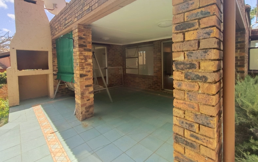 7 Bedroom Property for Sale in Northwold Gauteng