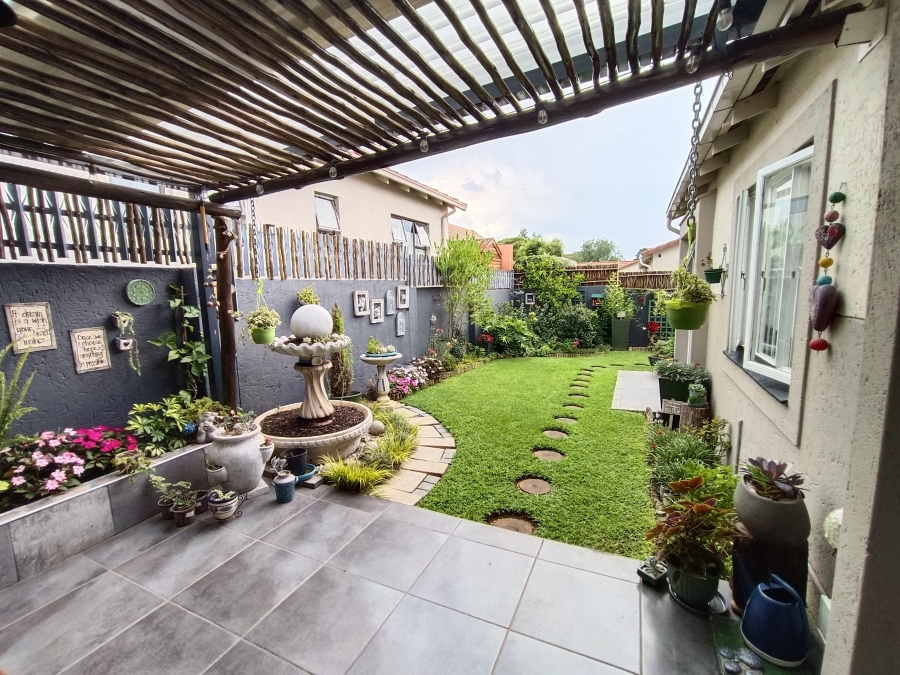 2 Bedroom Property for Sale in Bromhof Gauteng