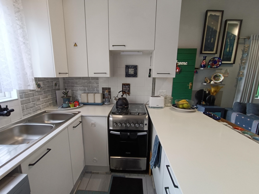 2 Bedroom Property for Sale in Bromhof Gauteng