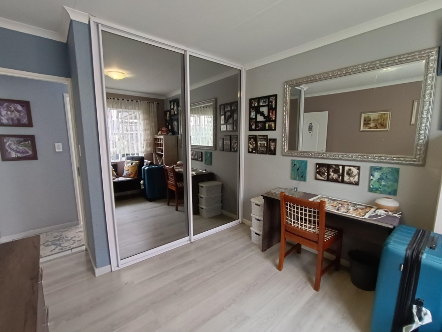 2 Bedroom Property for Sale in Bromhof Gauteng