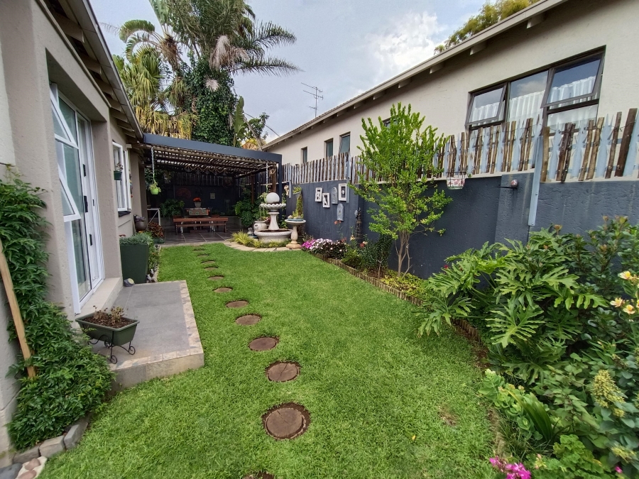 2 Bedroom Property for Sale in Bromhof Gauteng