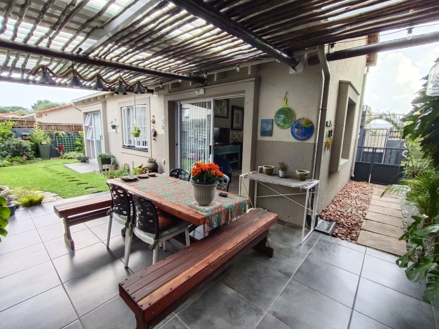 2 Bedroom Property for Sale in Bromhof Gauteng