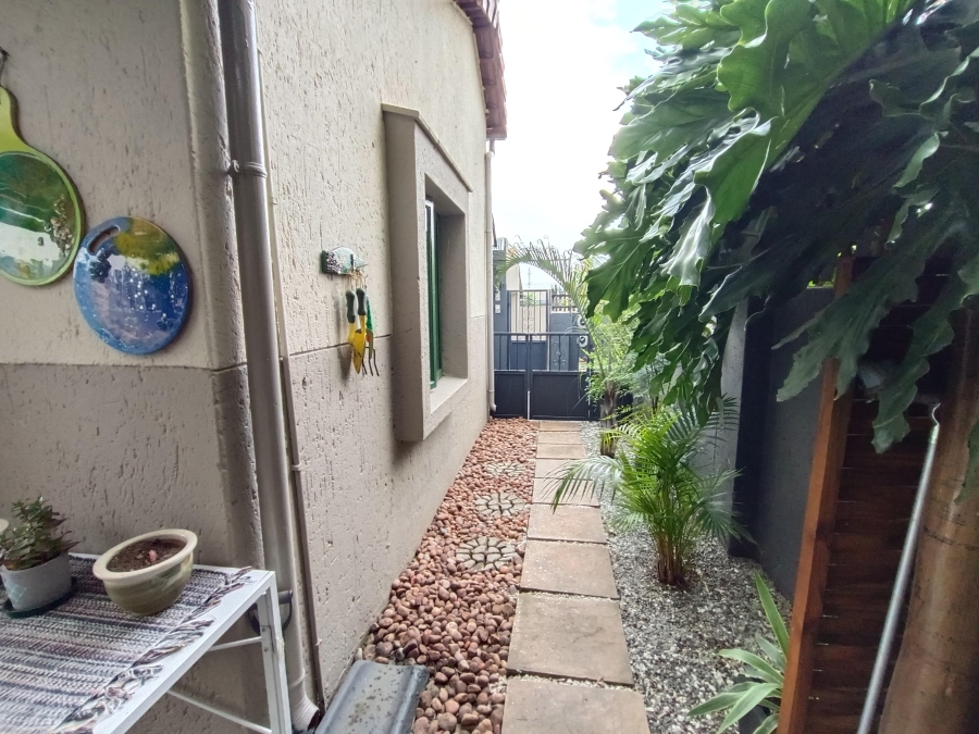 2 Bedroom Property for Sale in Bromhof Gauteng