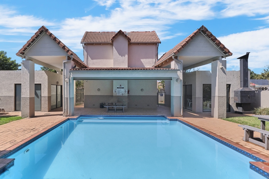 2 Bedroom Property for Sale in Bromhof Gauteng