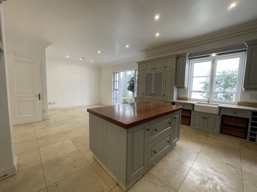 3 Bedroom Property for Sale in Sandhurst Gauteng