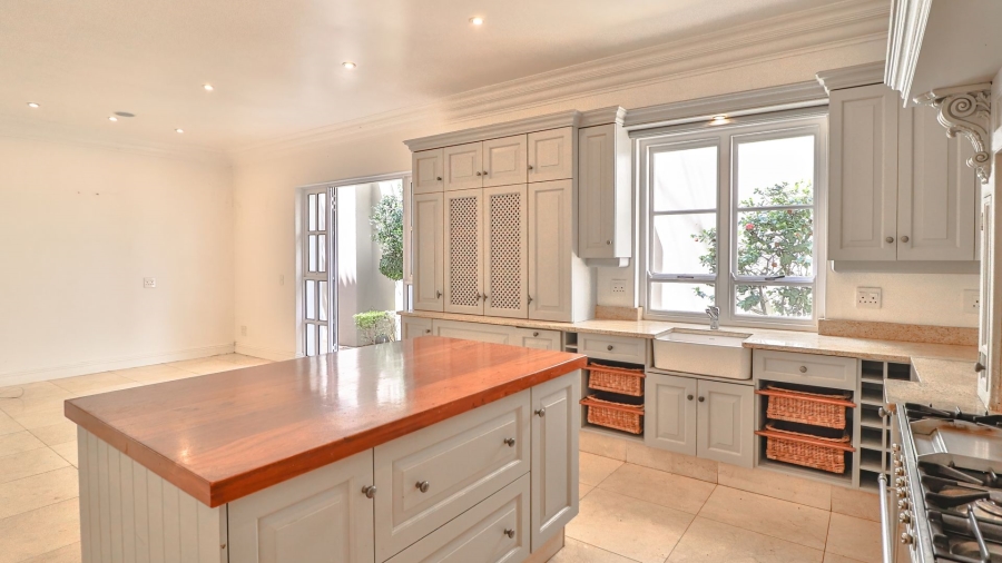 3 Bedroom Property for Sale in Sandhurst Gauteng