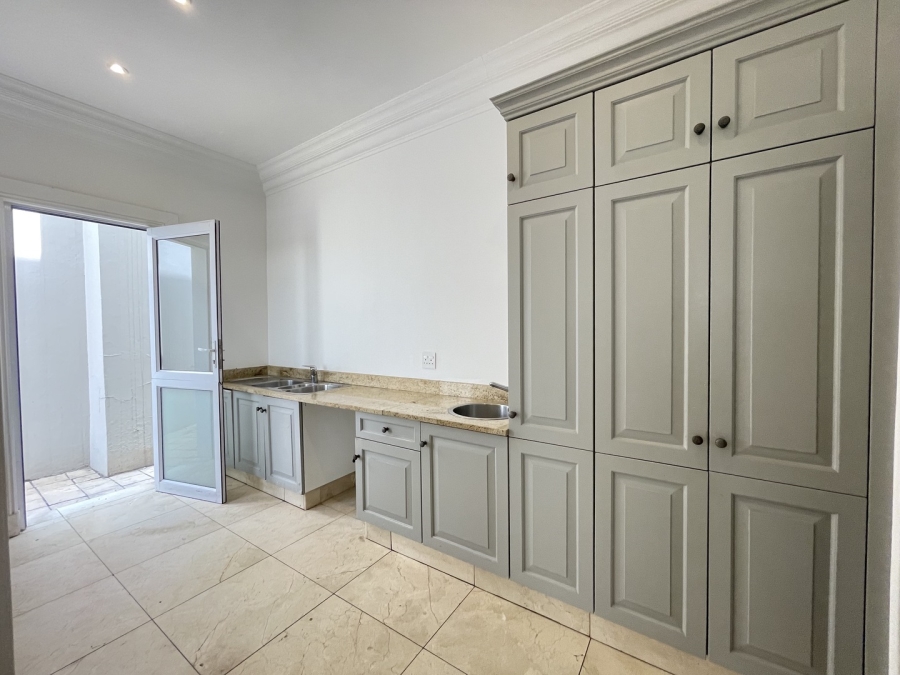 3 Bedroom Property for Sale in Sandhurst Gauteng