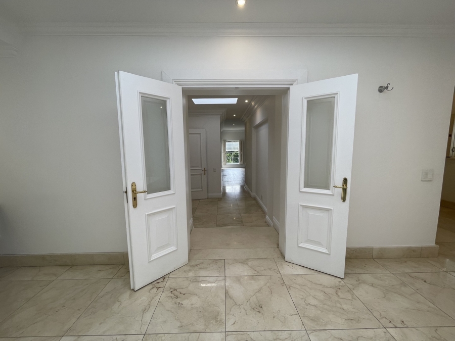 3 Bedroom Property for Sale in Sandhurst Gauteng